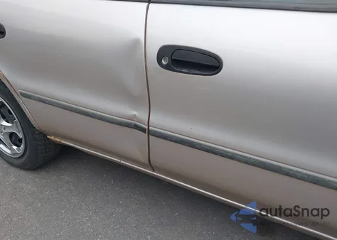 1996 Geo Prizm Lsi z USA, uszkodzony, nr VIN 1Y1SK528XTZ048894